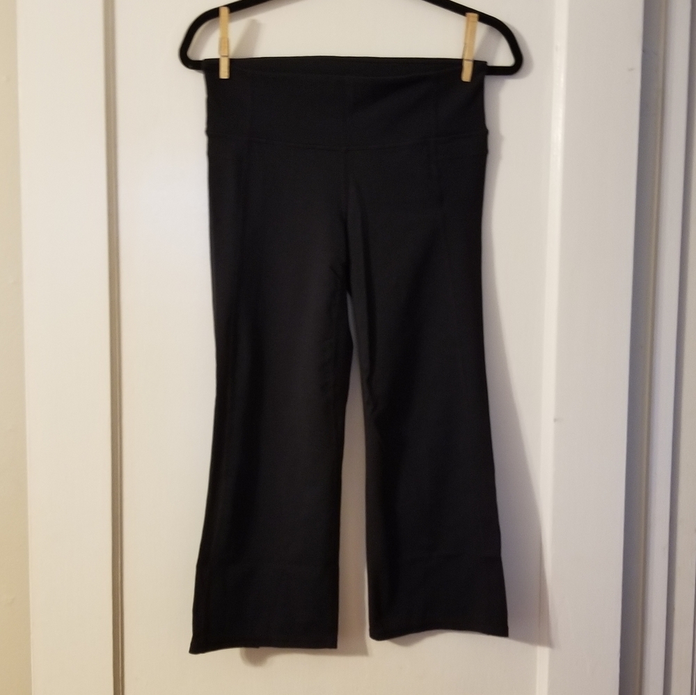 Athleta Power Up Capri M - Like New!